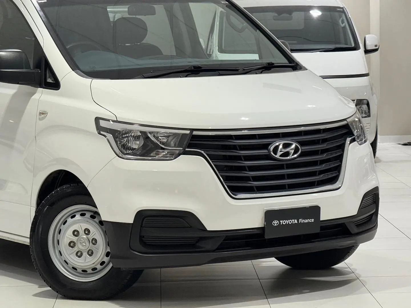 2021 Hyundai iLoad Gallery Image 3