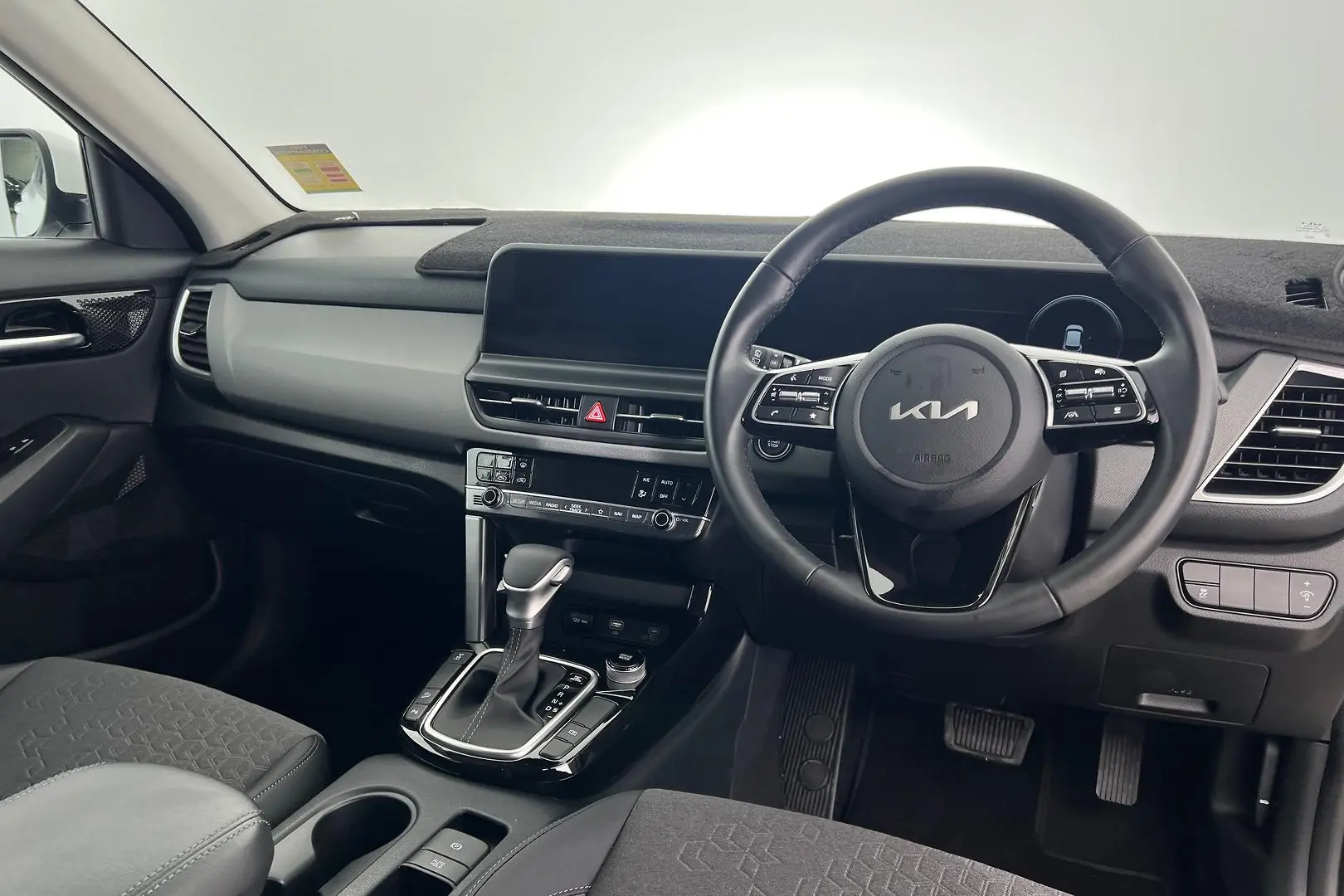 2023 Kia Seltos Gallery Image 12