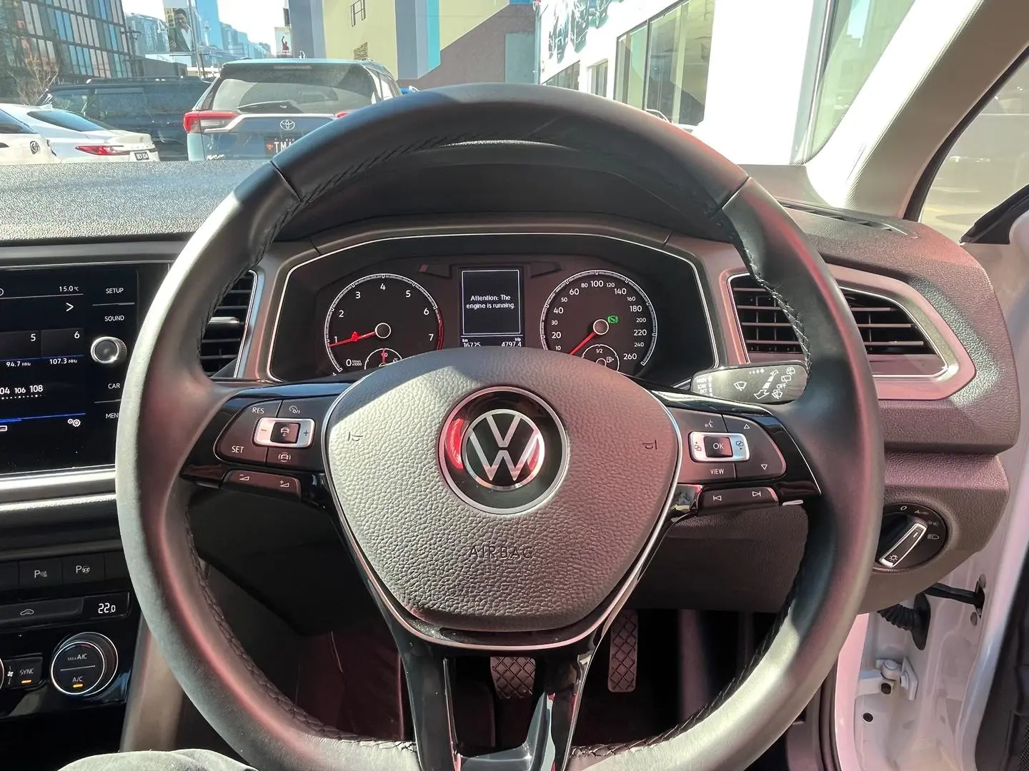2021 Volkswagen T-Roc Gallery Image 21
