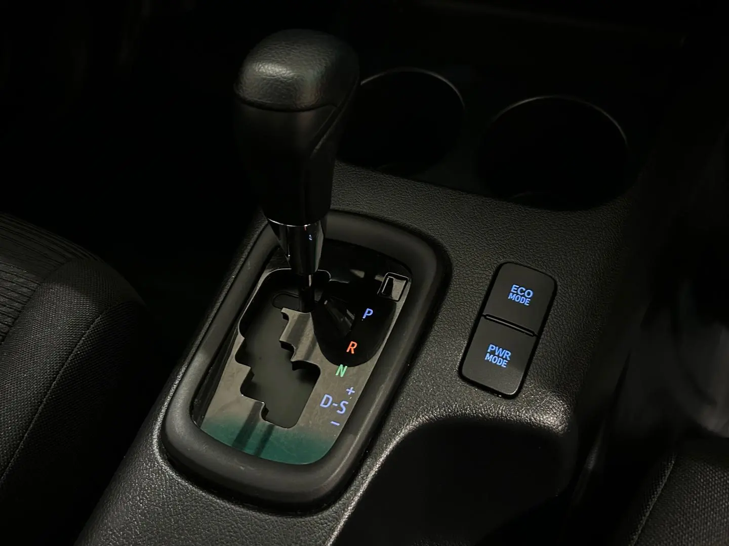 2020 Toyota Hilux Gallery Image 22
