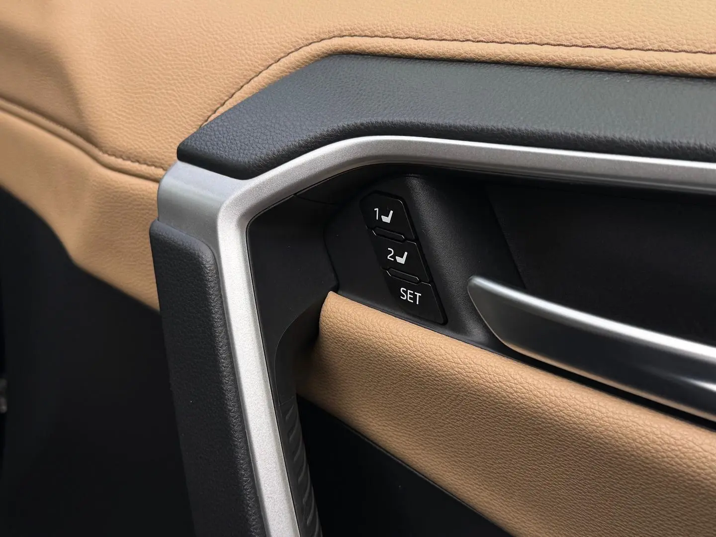 2022 Toyota RAV4 Gallery Image 14