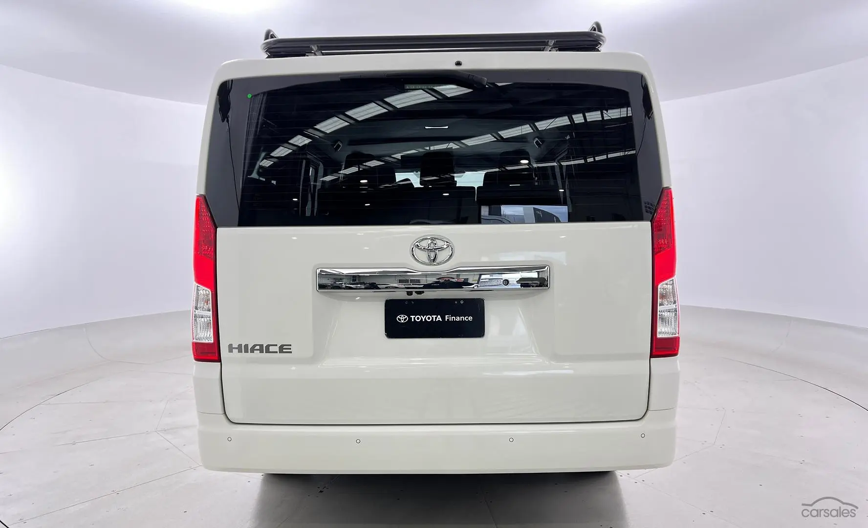 2022 Toyota Hiace Image 7