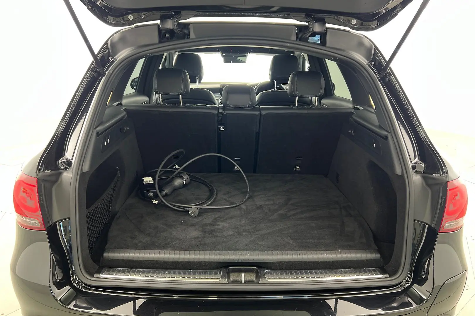 2022 Mercedes-Benz GLC-Class Gallery Image 11