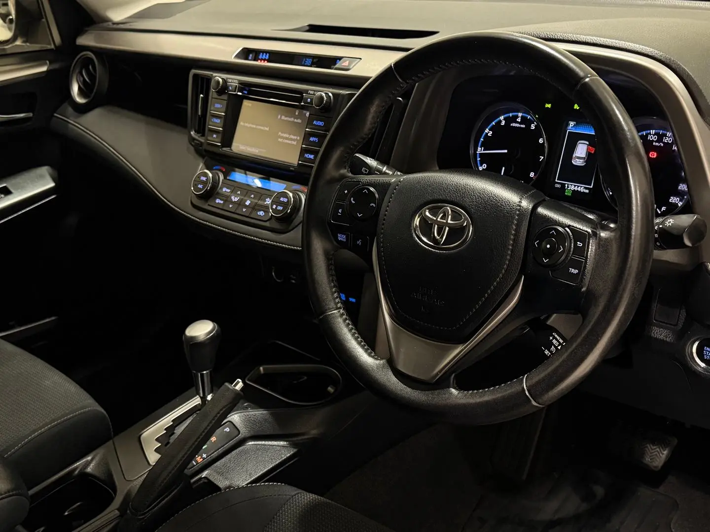 2016 Toyota RAV4 Gallery Image 13
