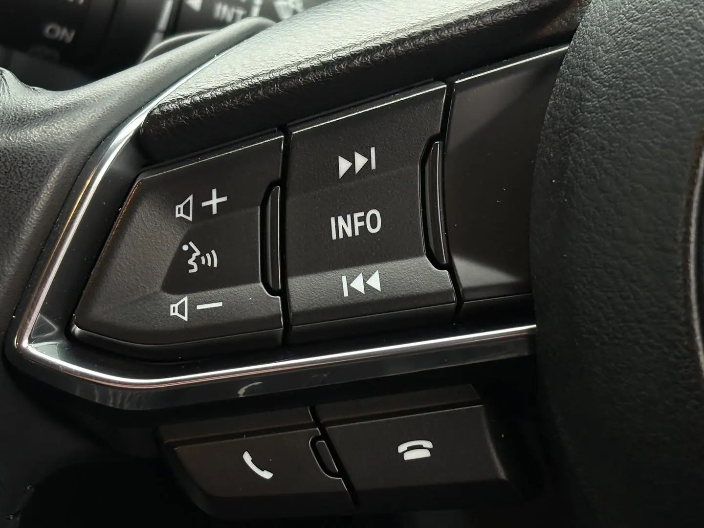 2017 Mazda 3 Gallery Image 15