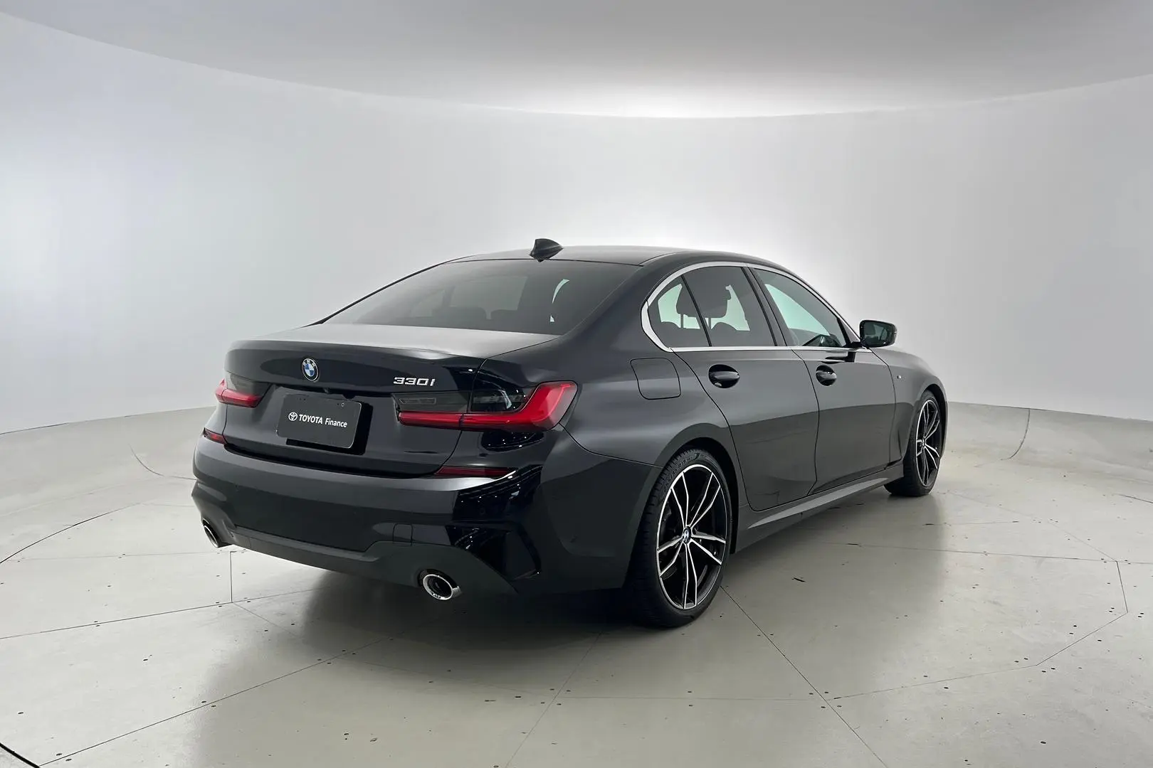 2020 BMW 3 Series Gallery Image 4