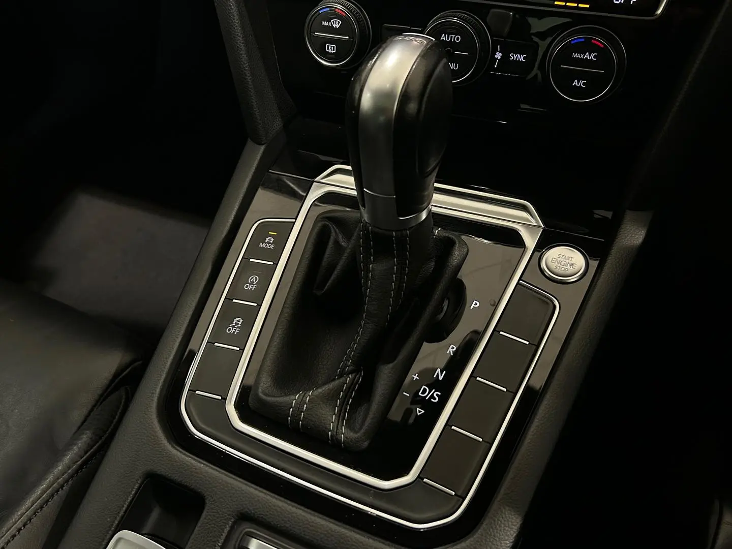 2018 Volkswagen Passat Gallery Image 20