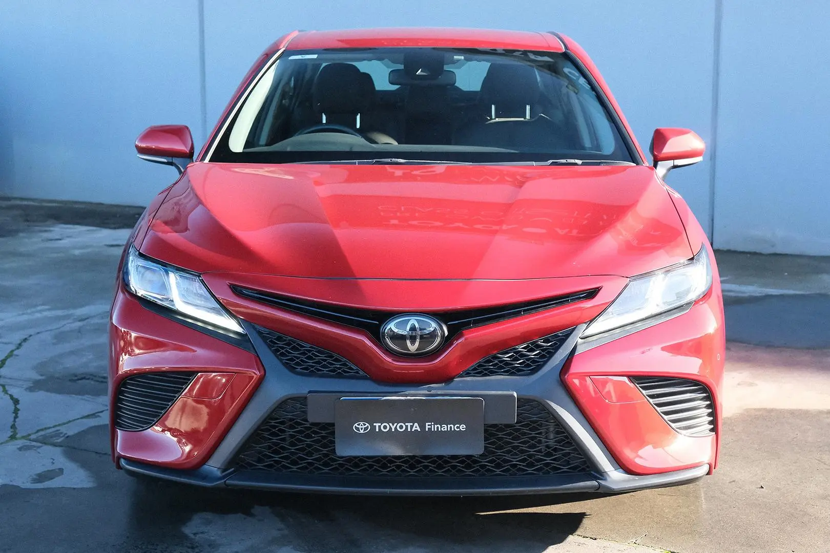 2018 Toyota Camry Gallery Image 3