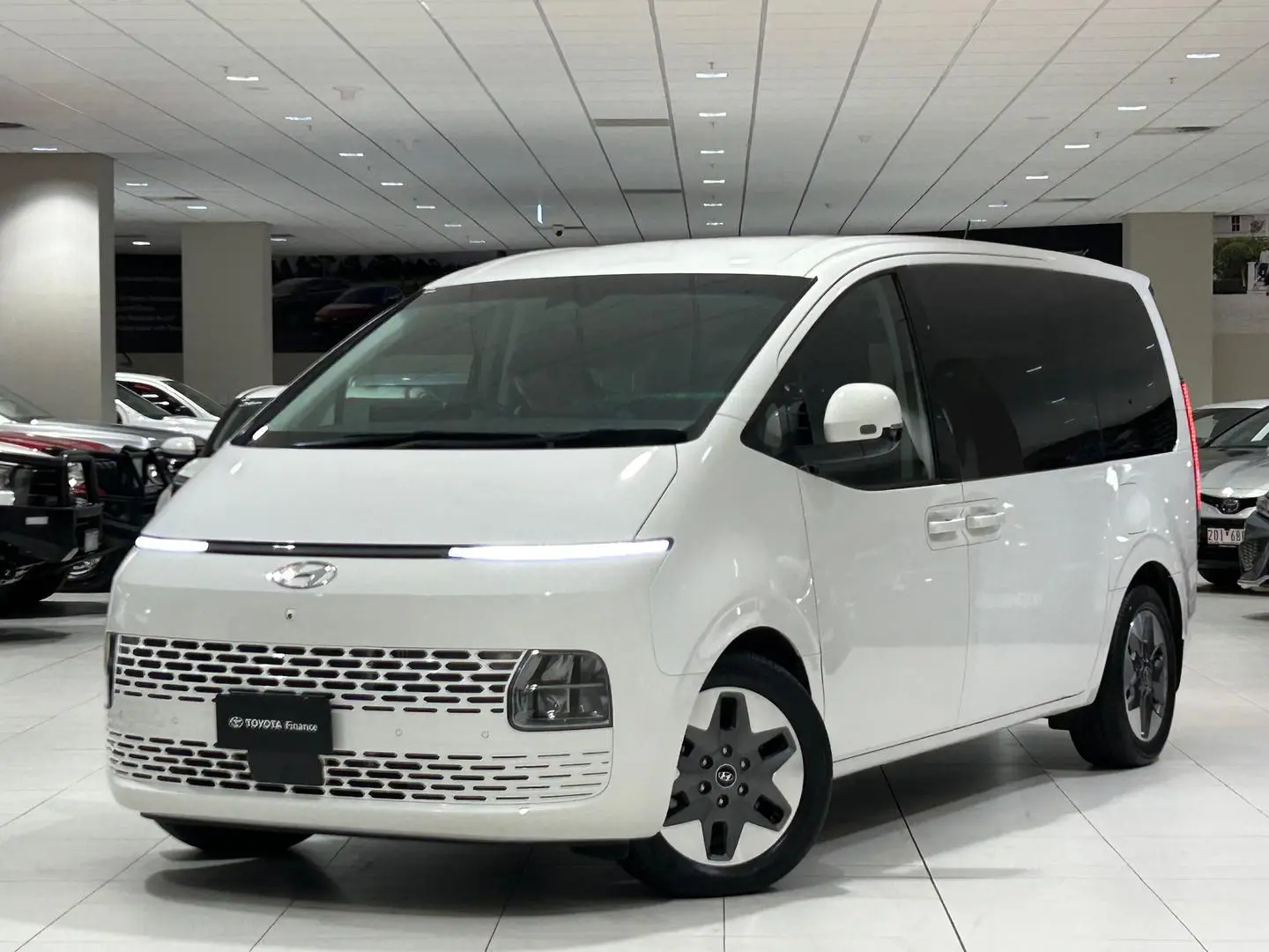 2022 Hyundai STARIA Gallery Image 5
