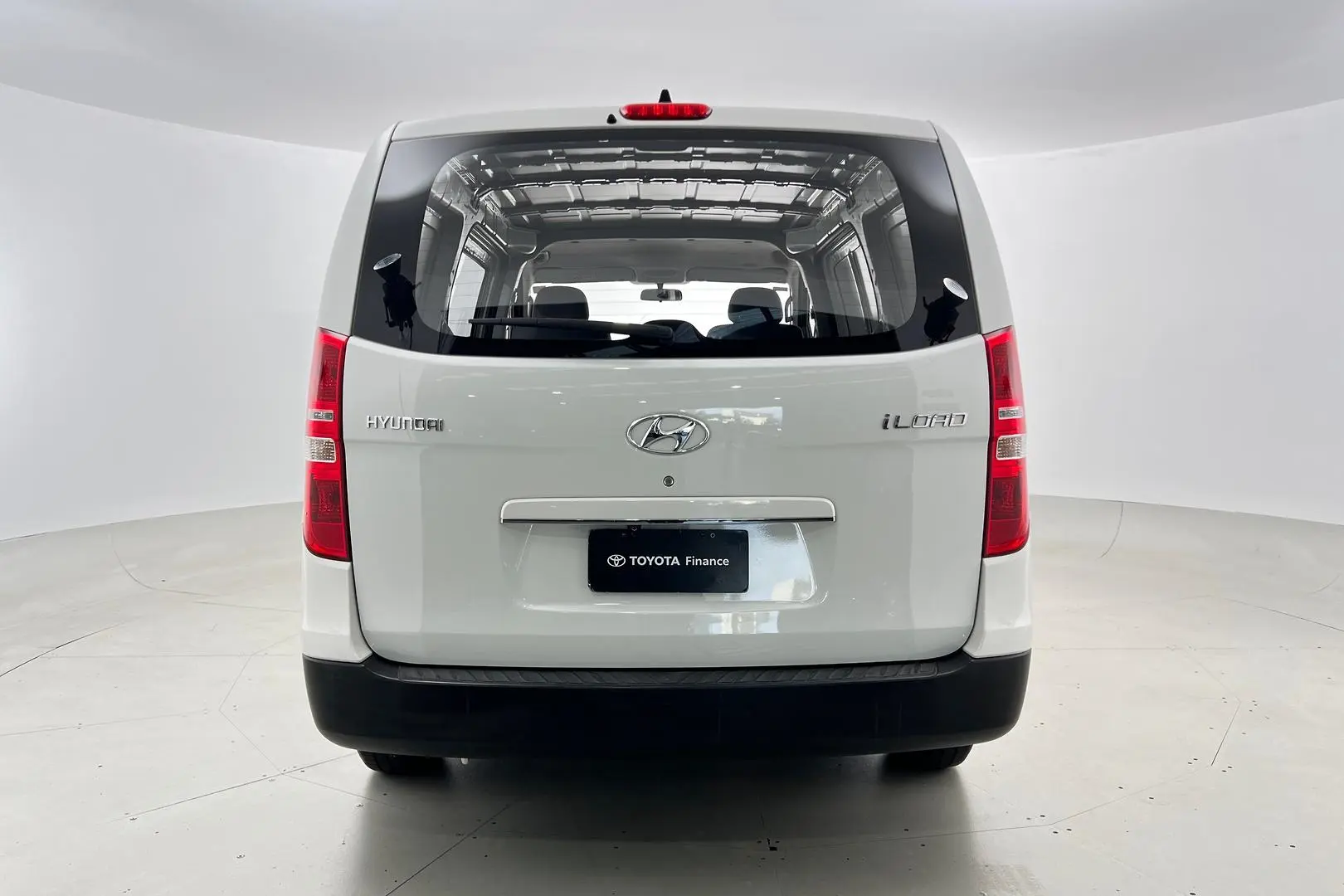 2018 Hyundai iLoad Gallery Image 7
