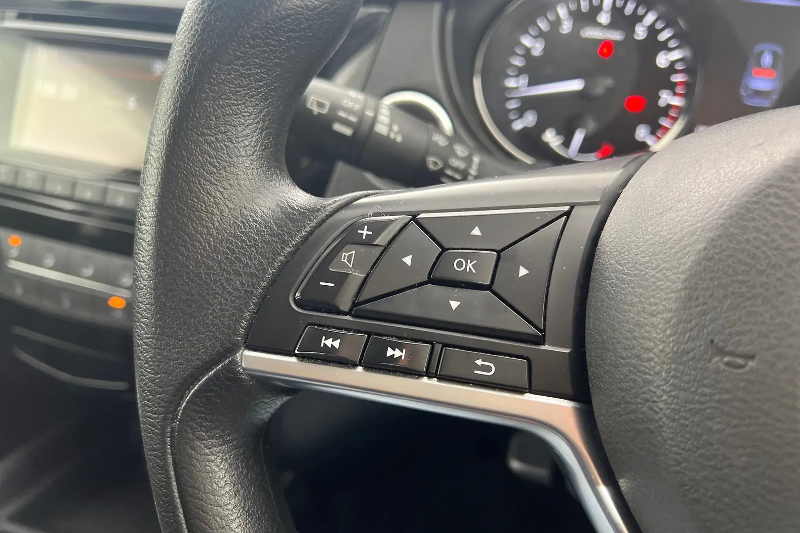 2017 Nissan X-TRAIL Gallery Image 21