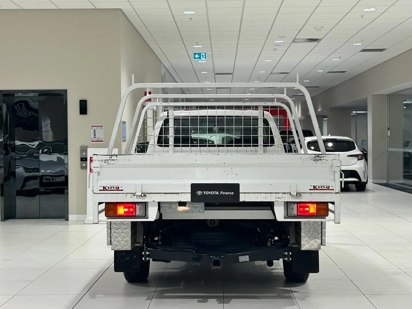 2016 Toyota Hilux Gallery Image 9