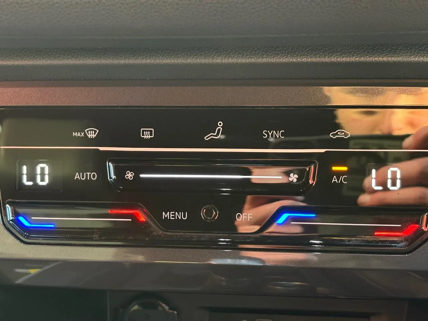 2023 Volkswagen Tiguan Gallery Image 19
