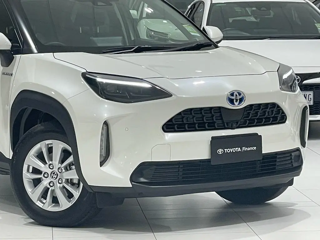 2024 Toyota Yaris Cross Gallery Image 2