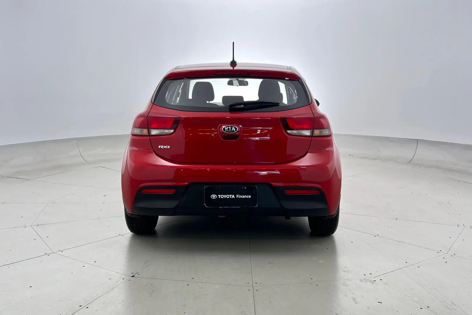 2019 Kia Rio Gallery Image 6