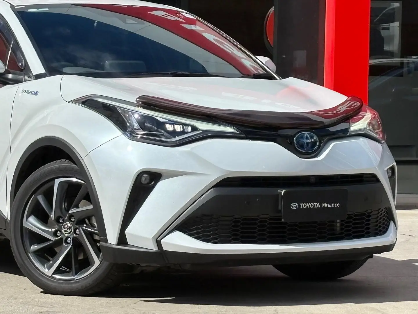 2022 Toyota C-HR Gallery Image 3