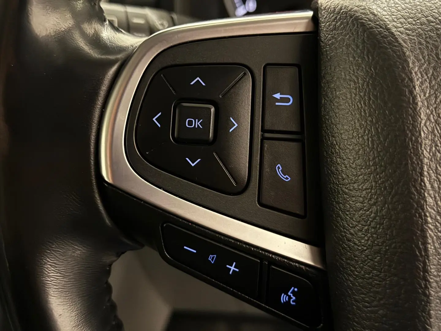 2022 Toyota Hiace Gallery Image 21