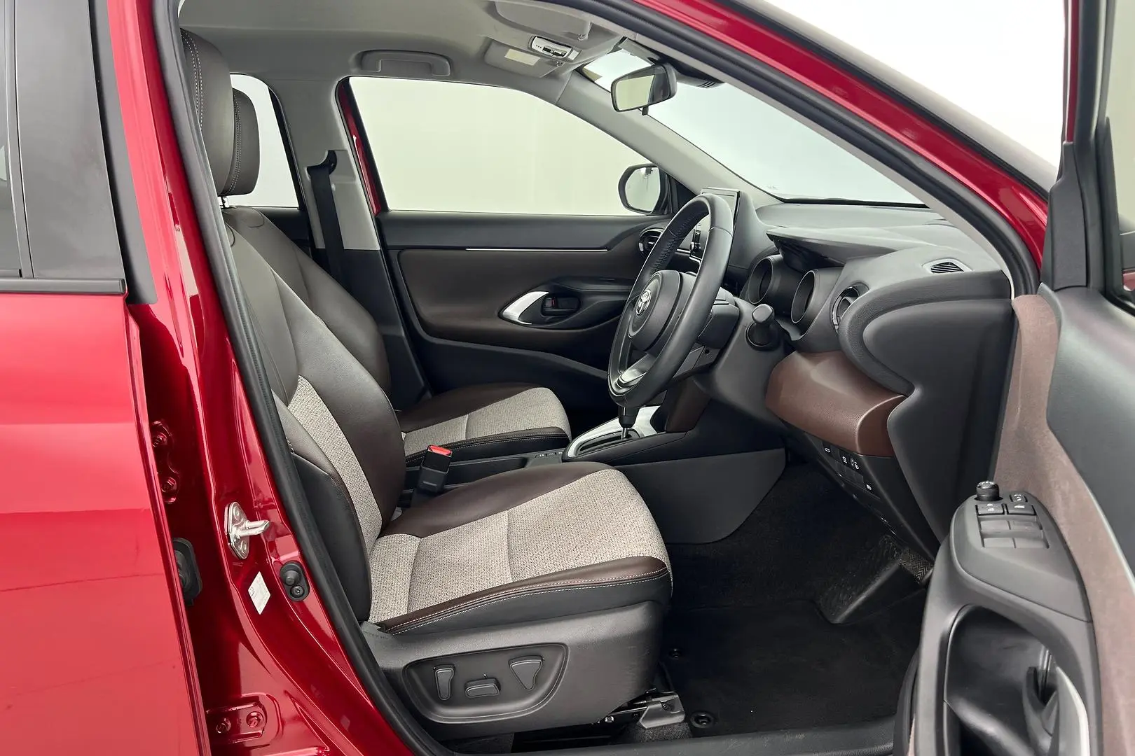 2022 Toyota Yaris Cross Gallery Image 11
