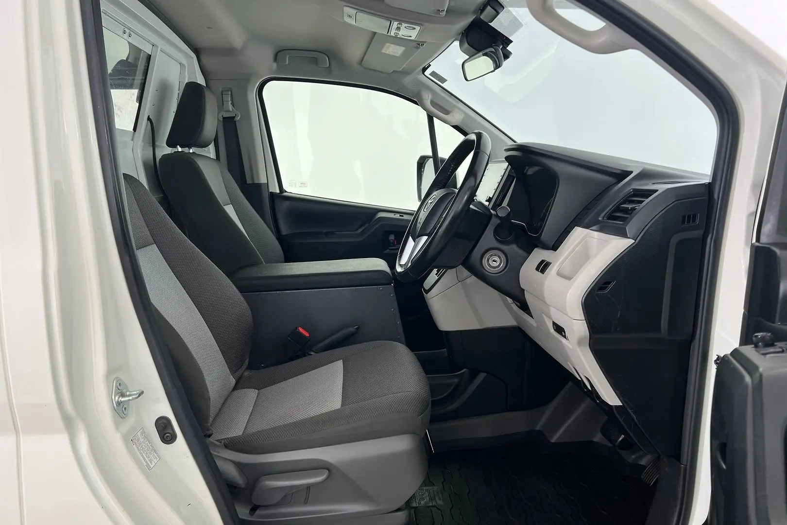 2021 Toyota Hiace Gallery Image 13
