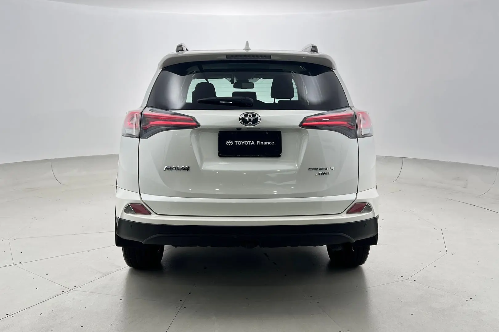 2016 Toyota RAV4 Gallery Image 6
