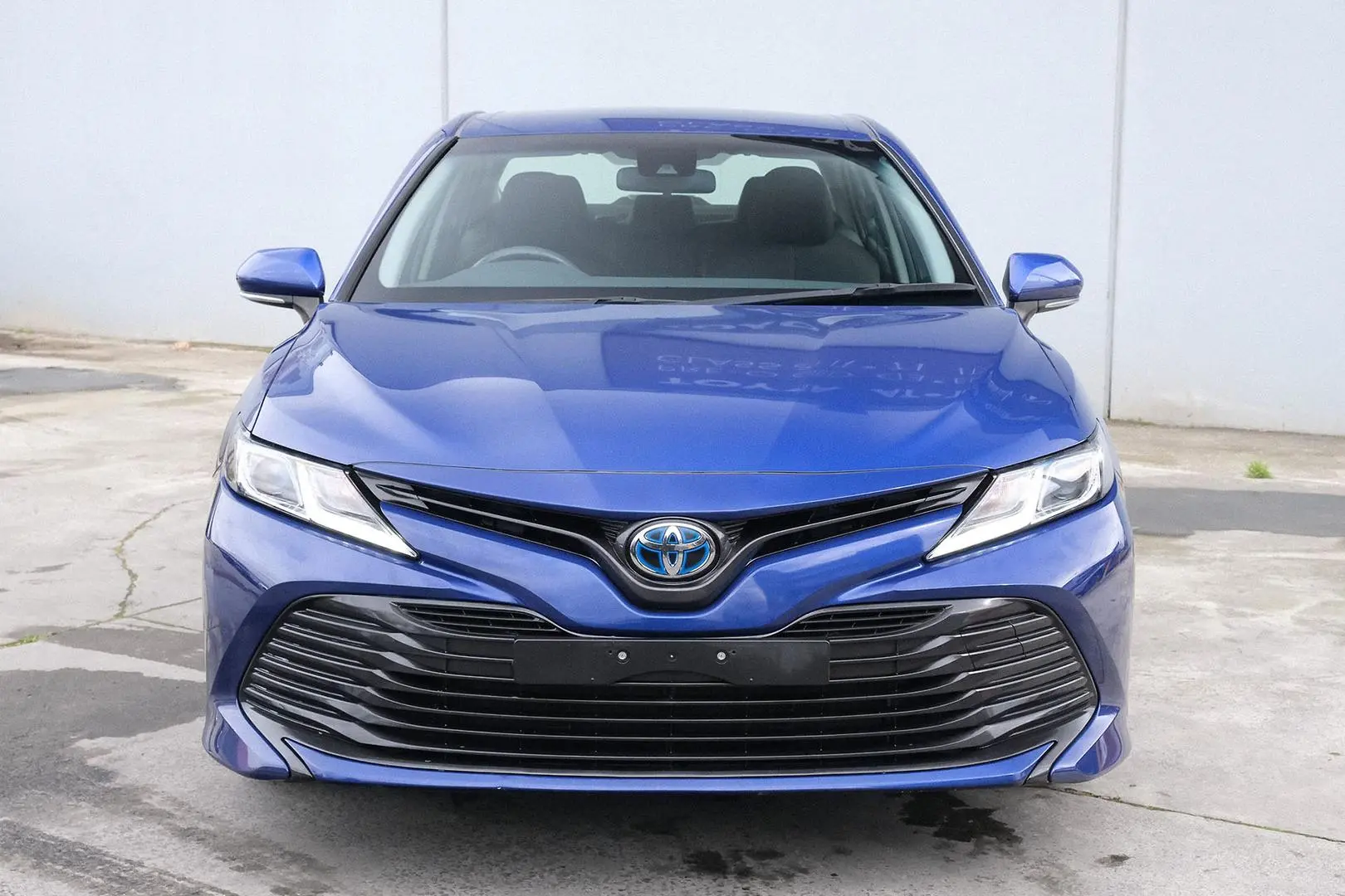 2019 Toyota Camry Gallery Image 3