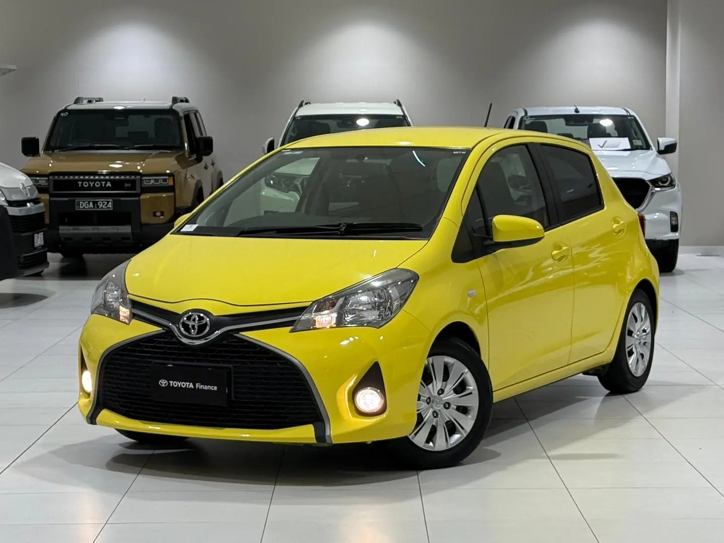 2016 Toyota Yaris Gallery Image 5