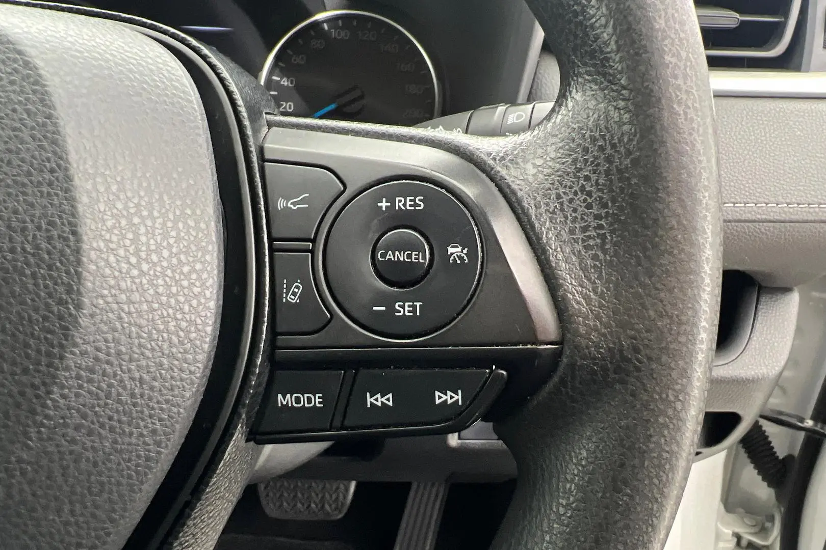 2020 Toyota RAV4 Gallery Image 17