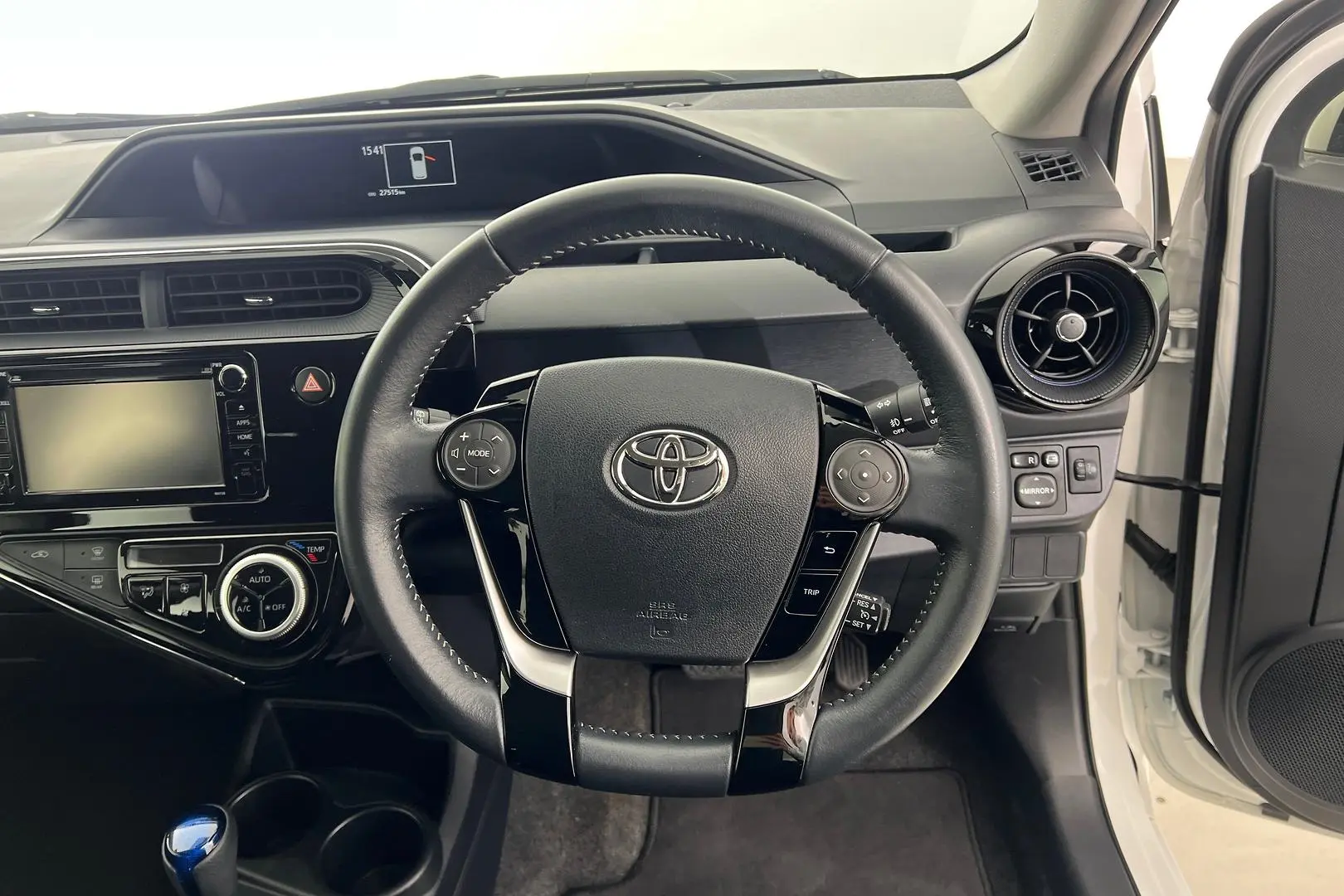 2018 Toyota Prius C Gallery Image 14