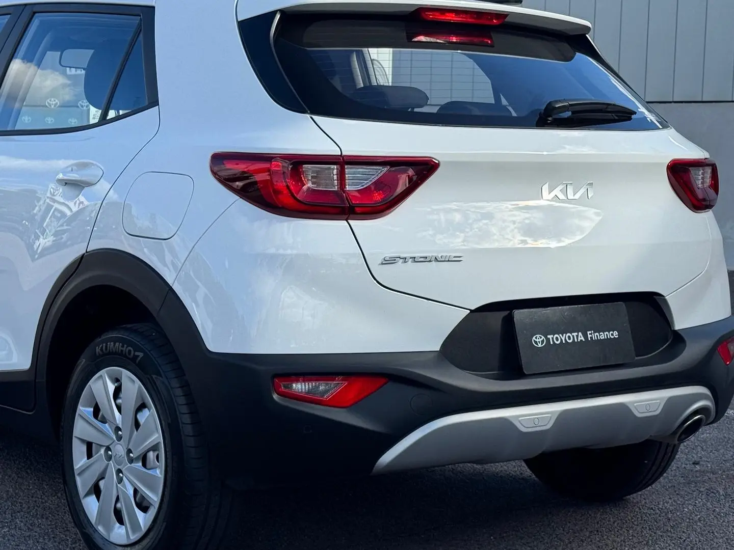 2021 Kia Stonic Gallery Image 9