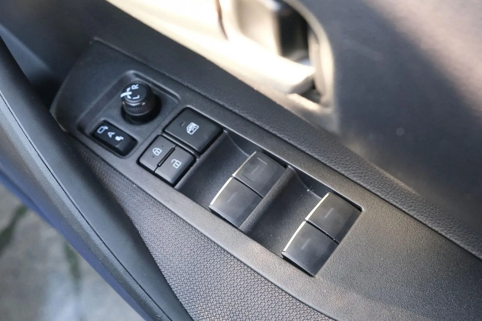 2023 Toyota Corolla Gallery Image 12