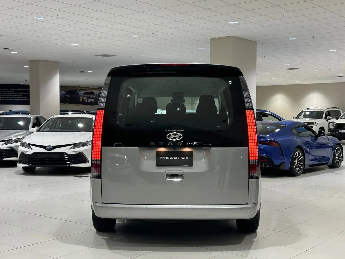 2022 Hyundai STARIA Gallery Image 9