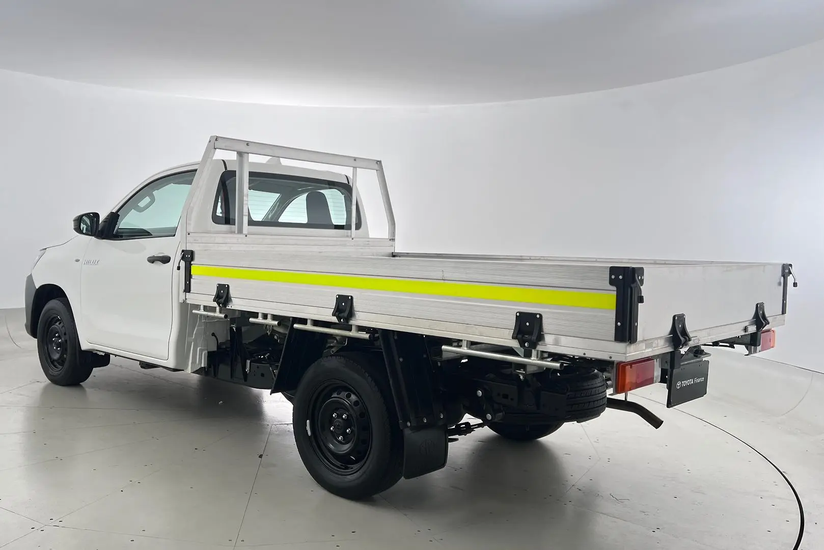 2022 Toyota Hilux Gallery Image 8