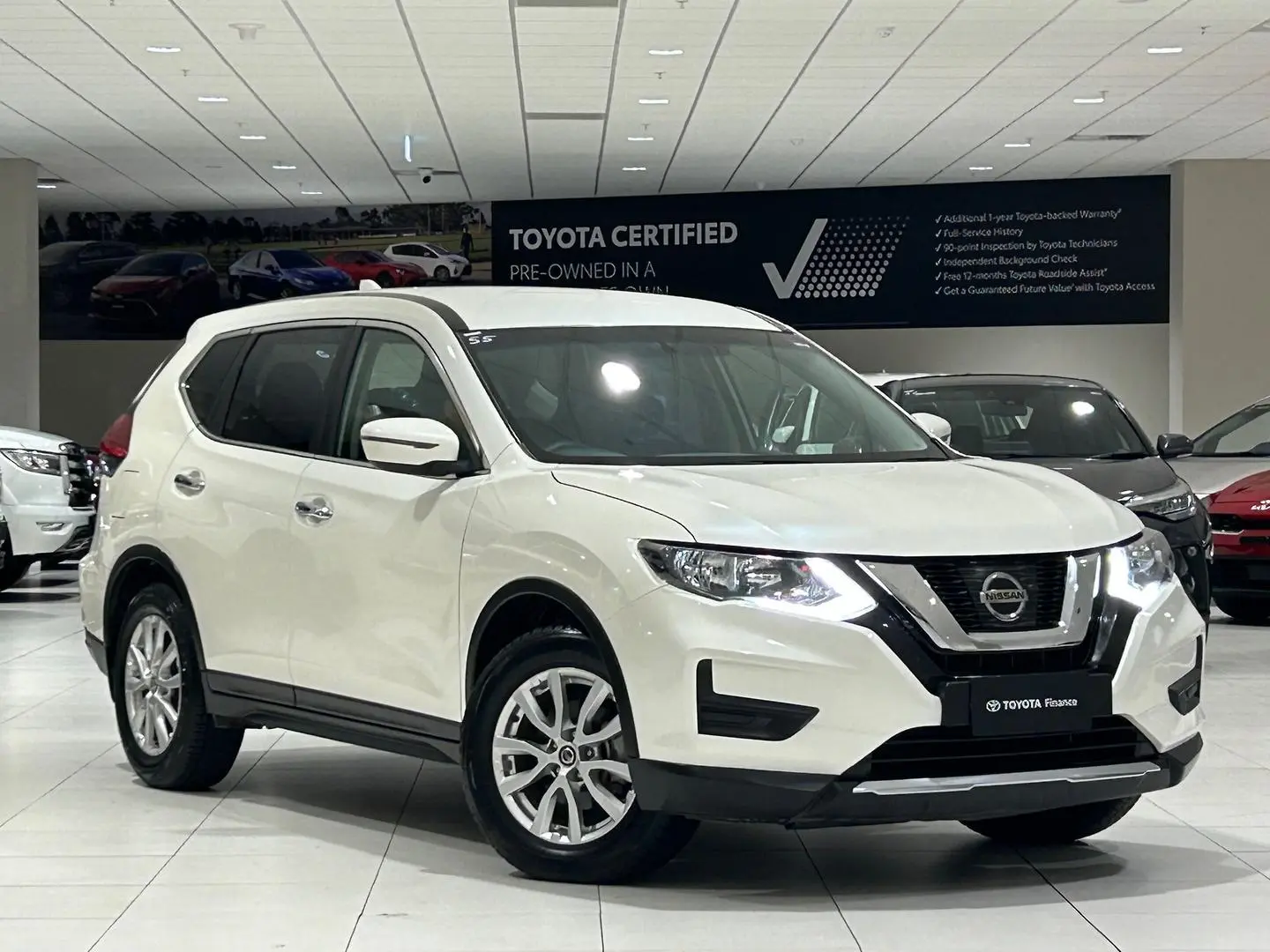 2020 Nissan X-TRAIL Gallery Image 1
