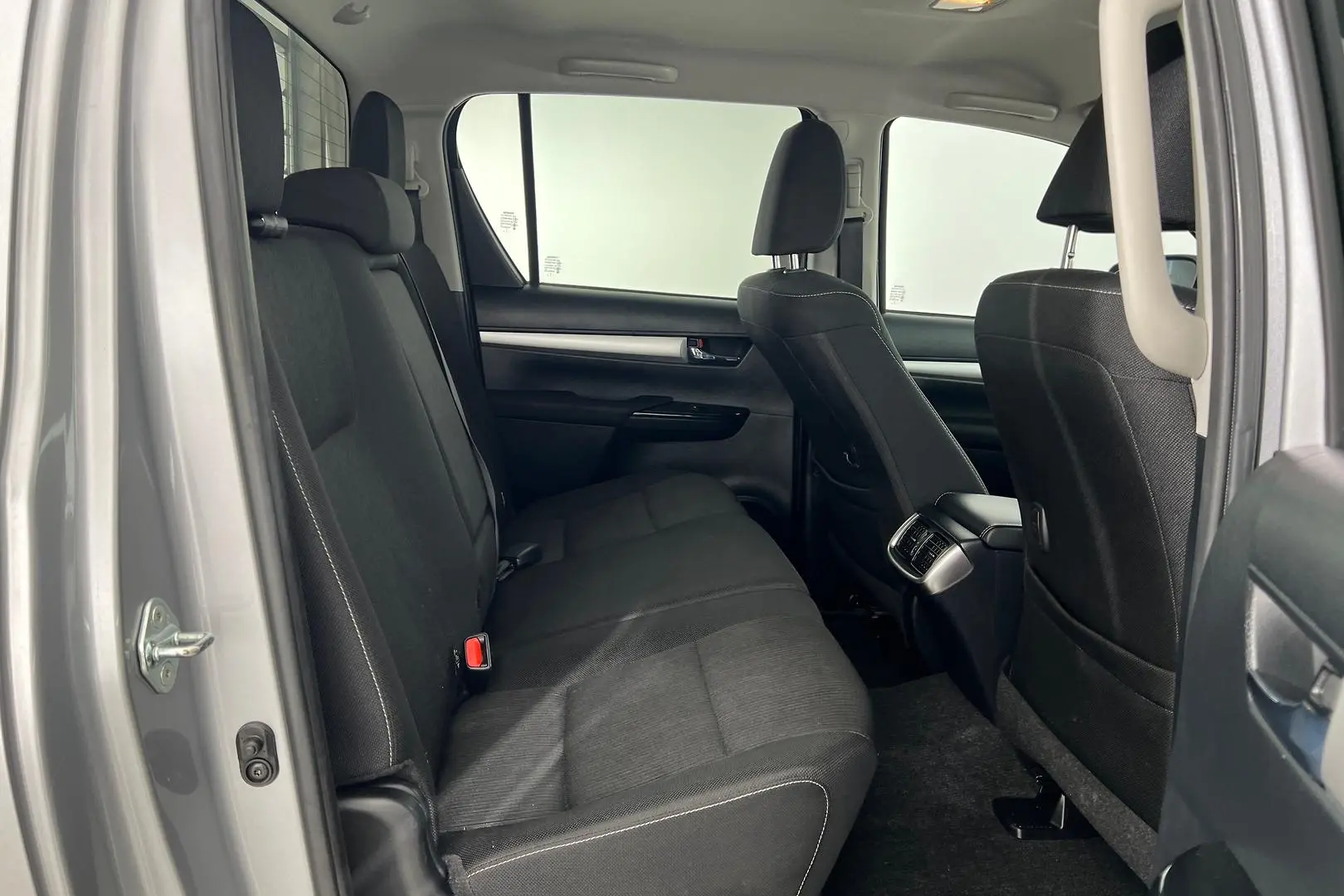 2022 Toyota Hilux Gallery Image 10