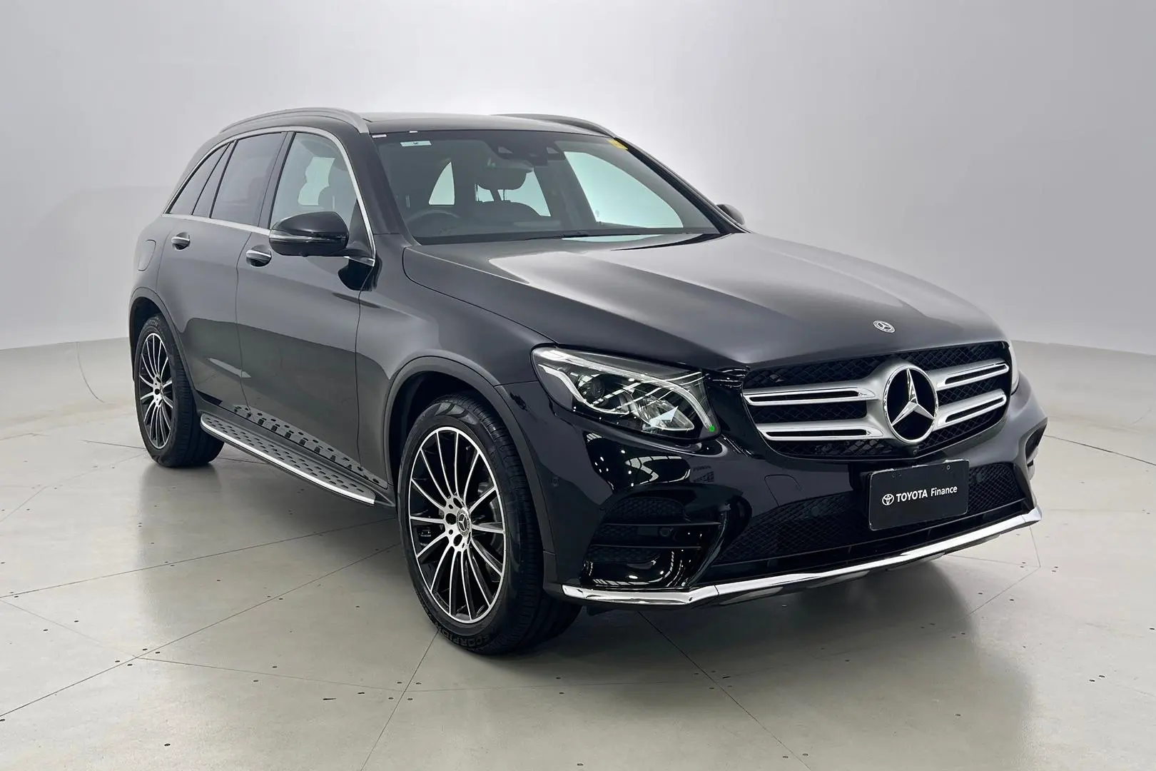 2019 Mercedes-Benz Glc-Class Gallery Image 1