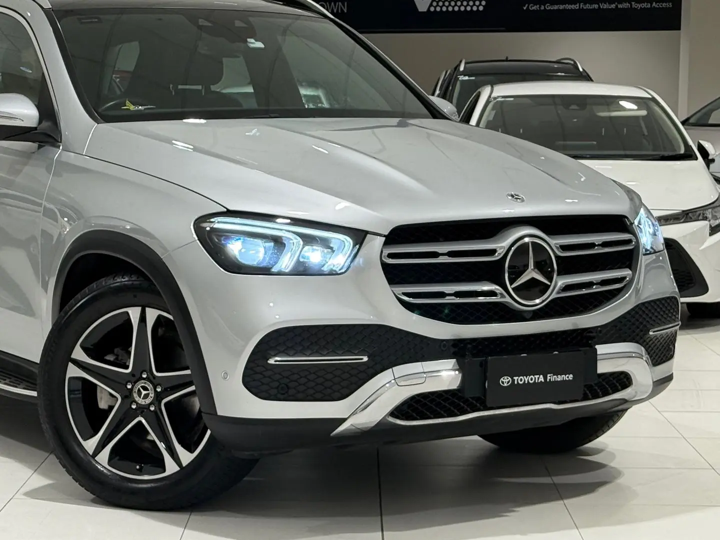 2021 Mercedes-Benz GLE-Class Gallery Image 3