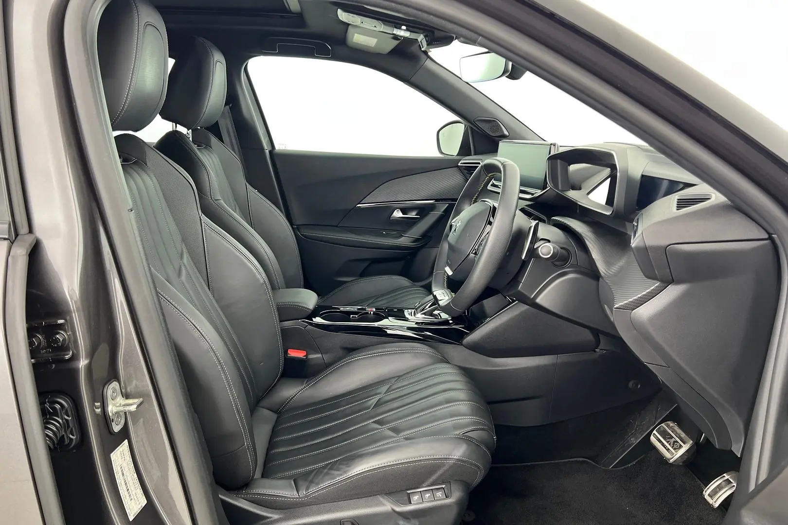 2022 Peugeot 2008 Gallery Image 12