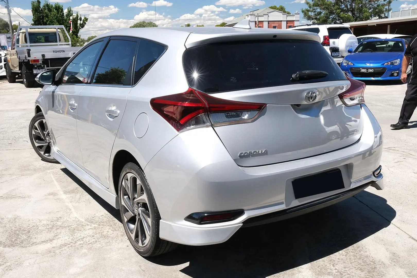 2016 Toyota Corolla Gallery Image 2