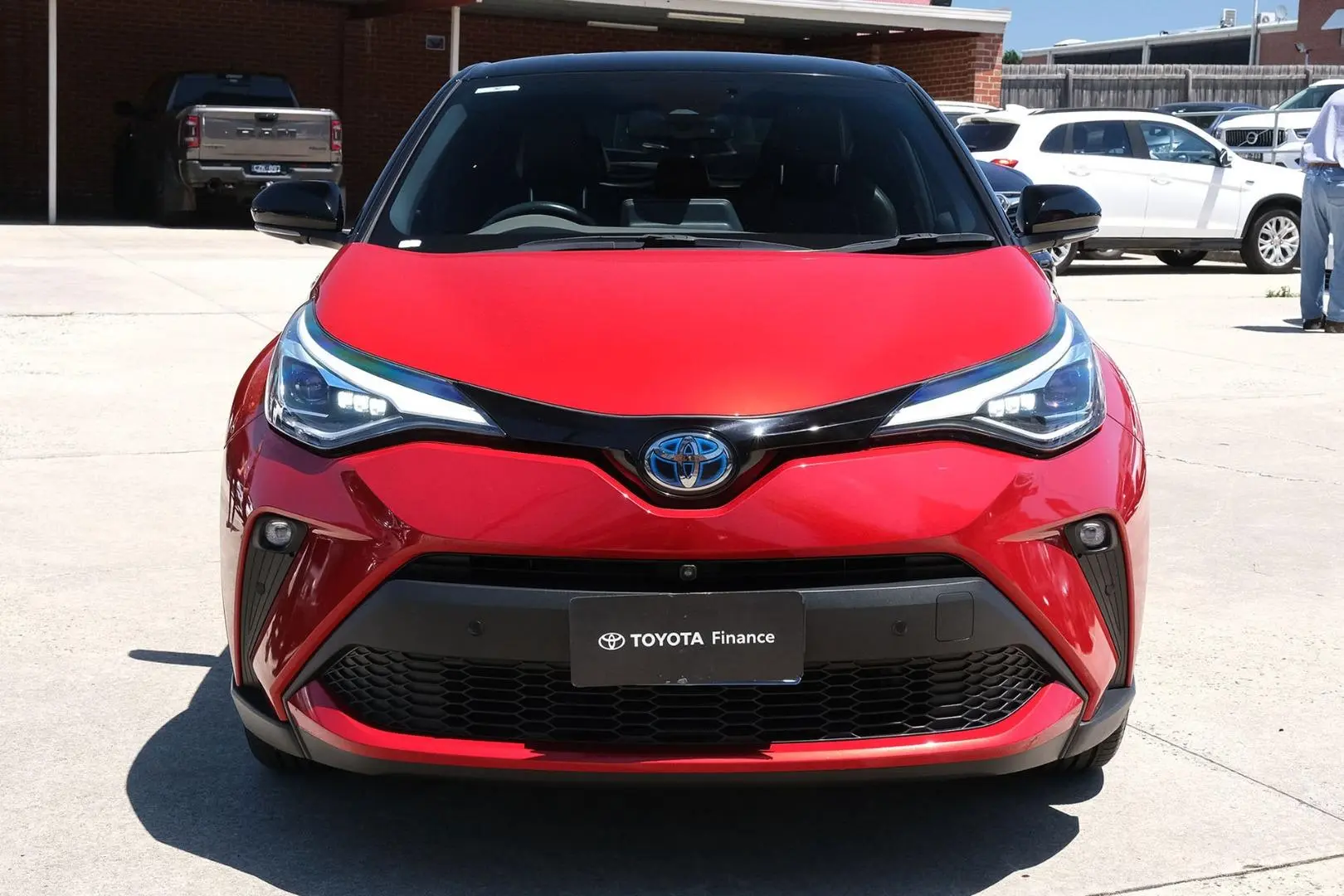 2021 Toyota C-Hr Gallery Image 3