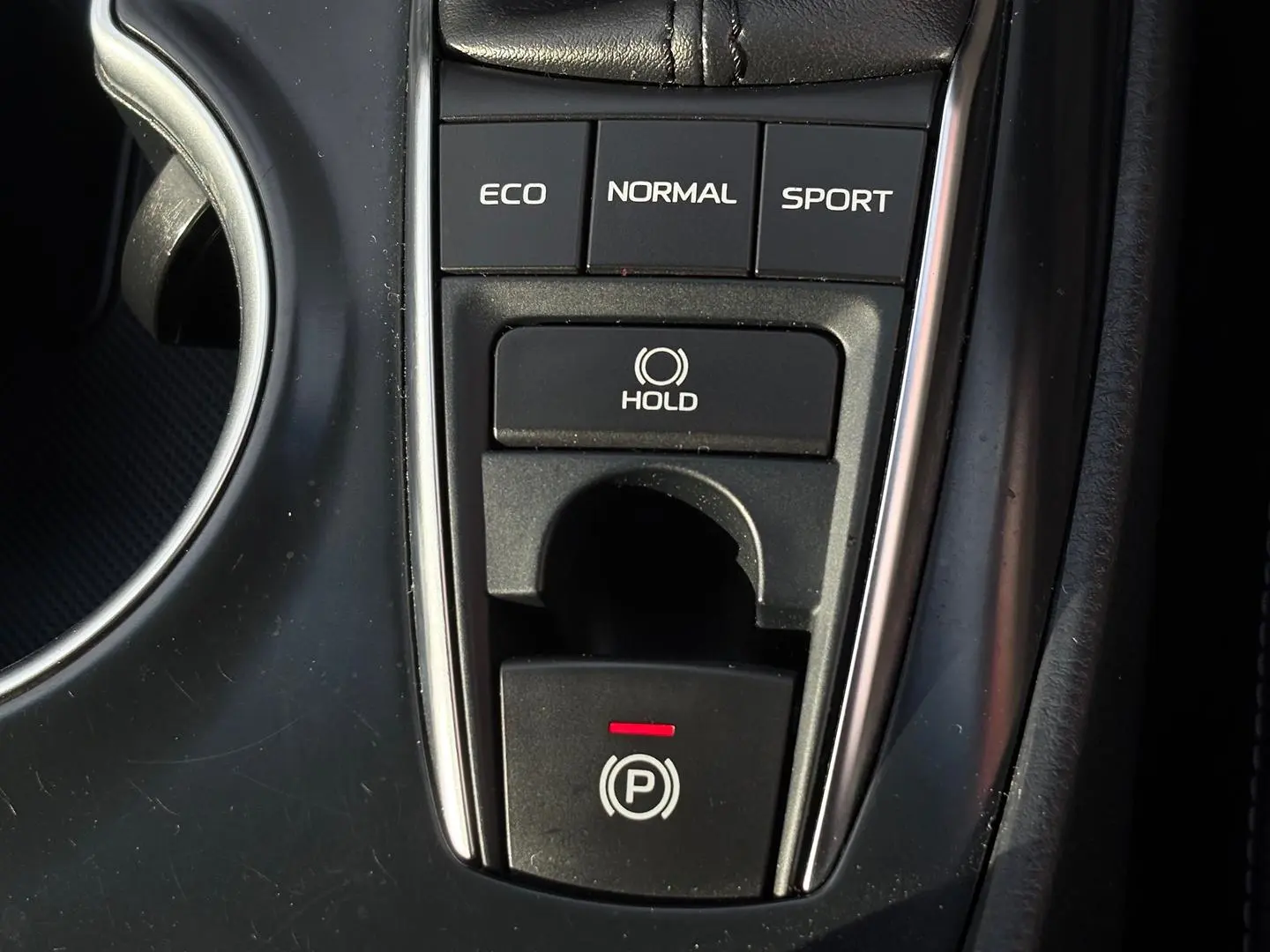 2019 Toyota Camry Gallery Image 22