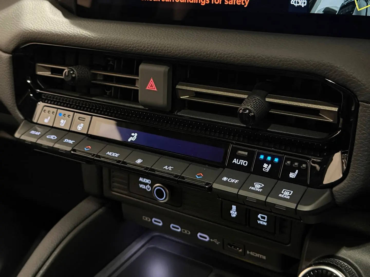 2025 Toyota Landcruiser Prado Gallery Image 24