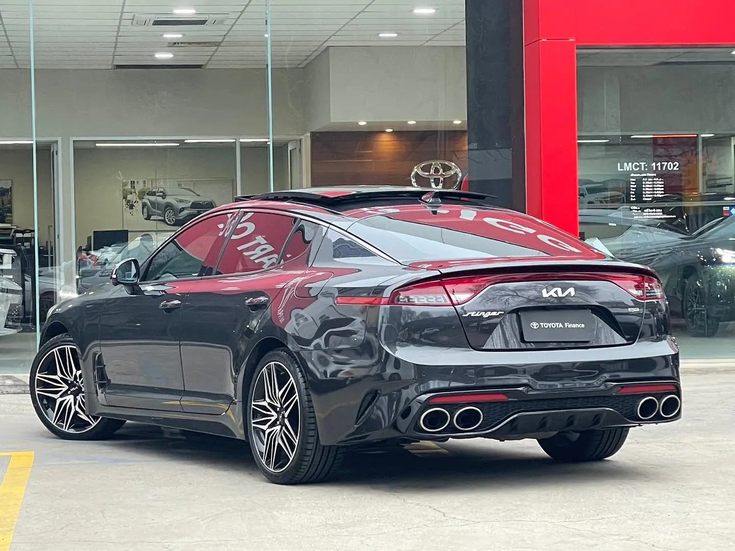 2022 Kia Stinger Gallery Image 11
