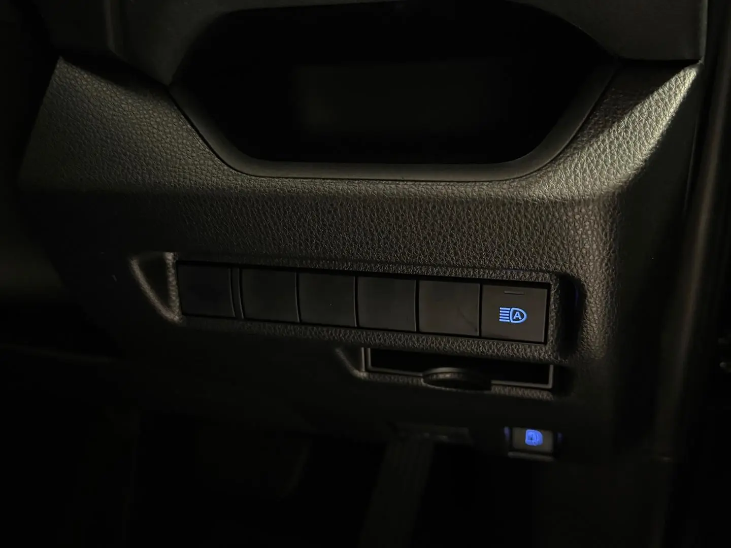 2021 Toyota RAV4 Gallery Image 24