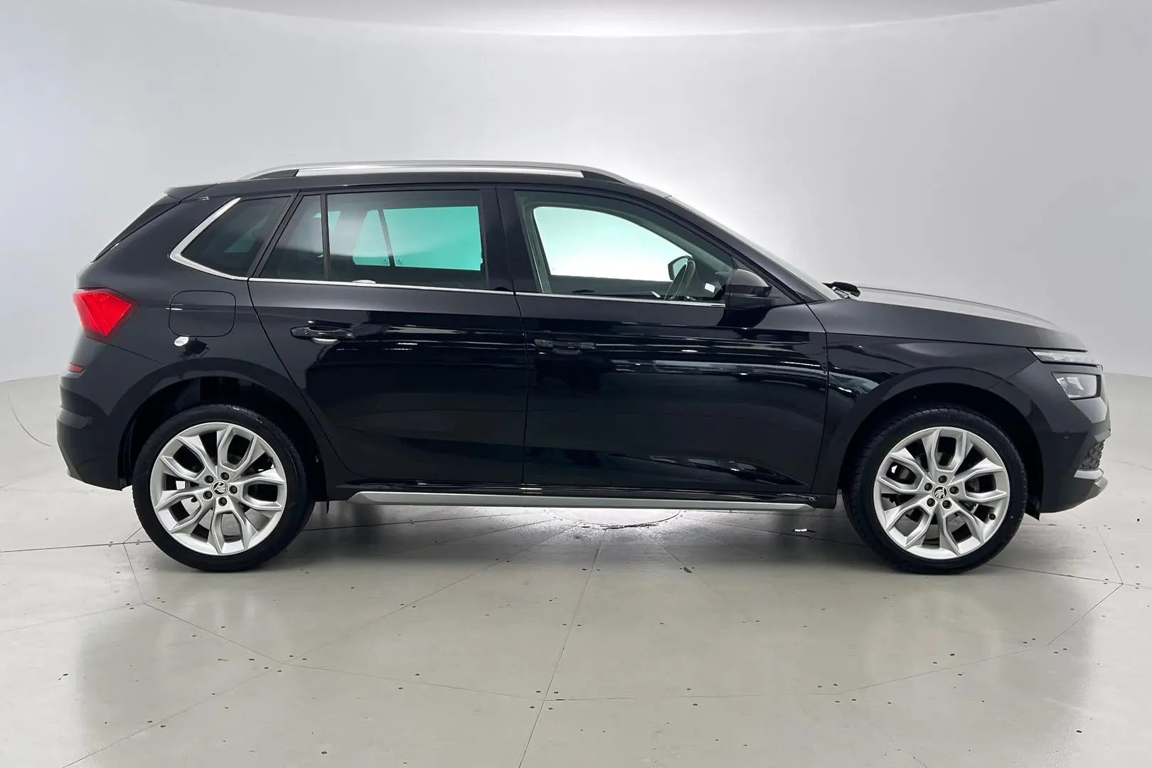 2021 SKODA Kamiq Gallery Image 3