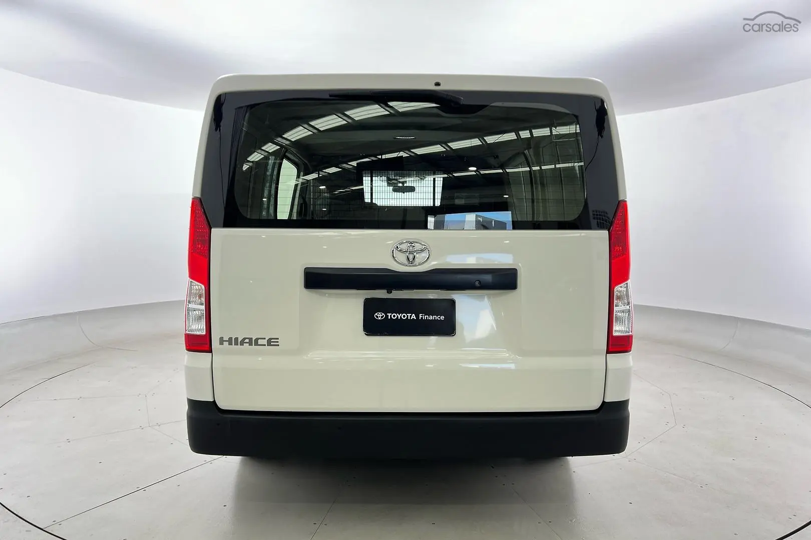 2020 Toyota Hiace Image 5