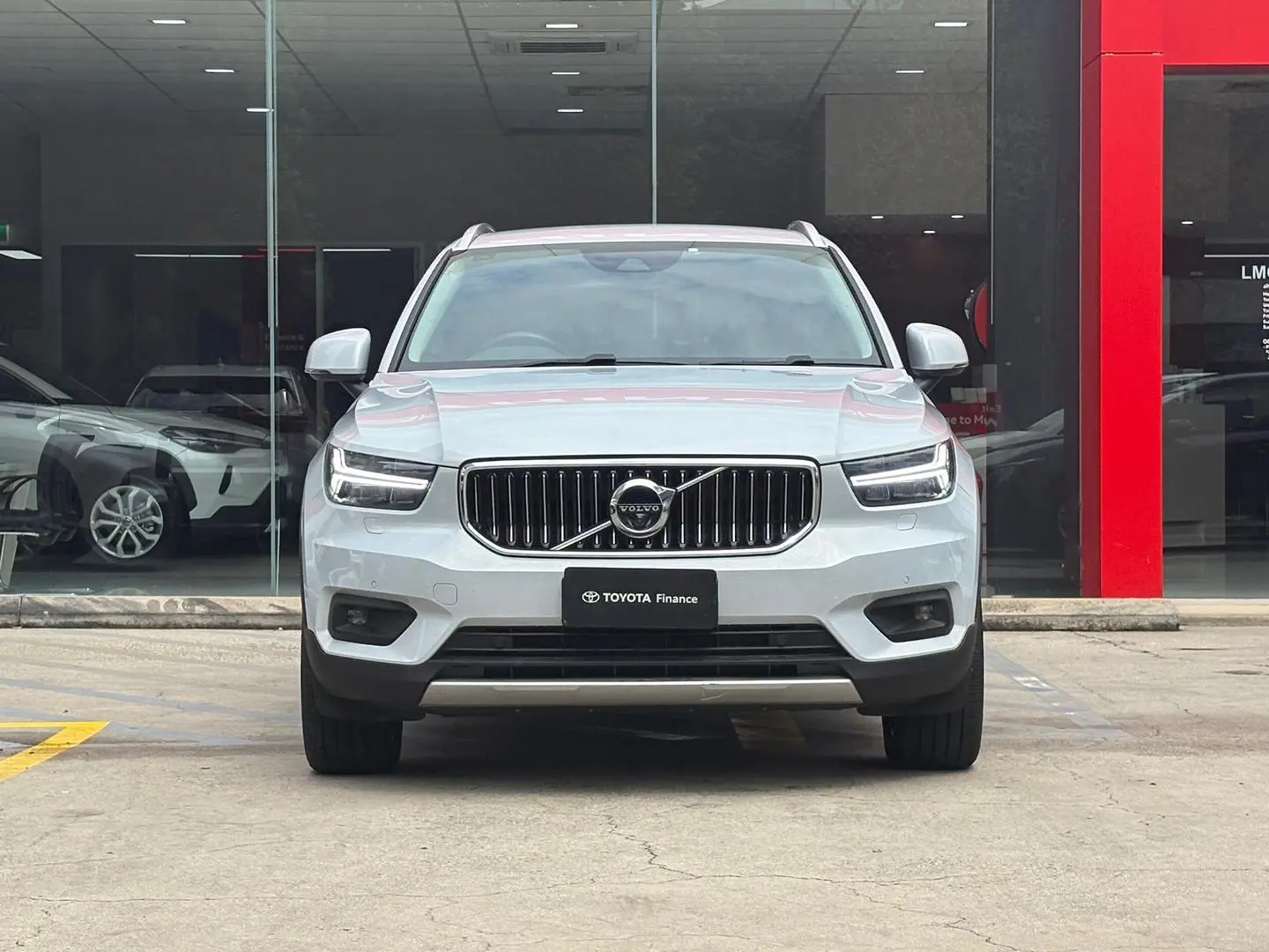 2021 Volvo XC40 Gallery Image 7
