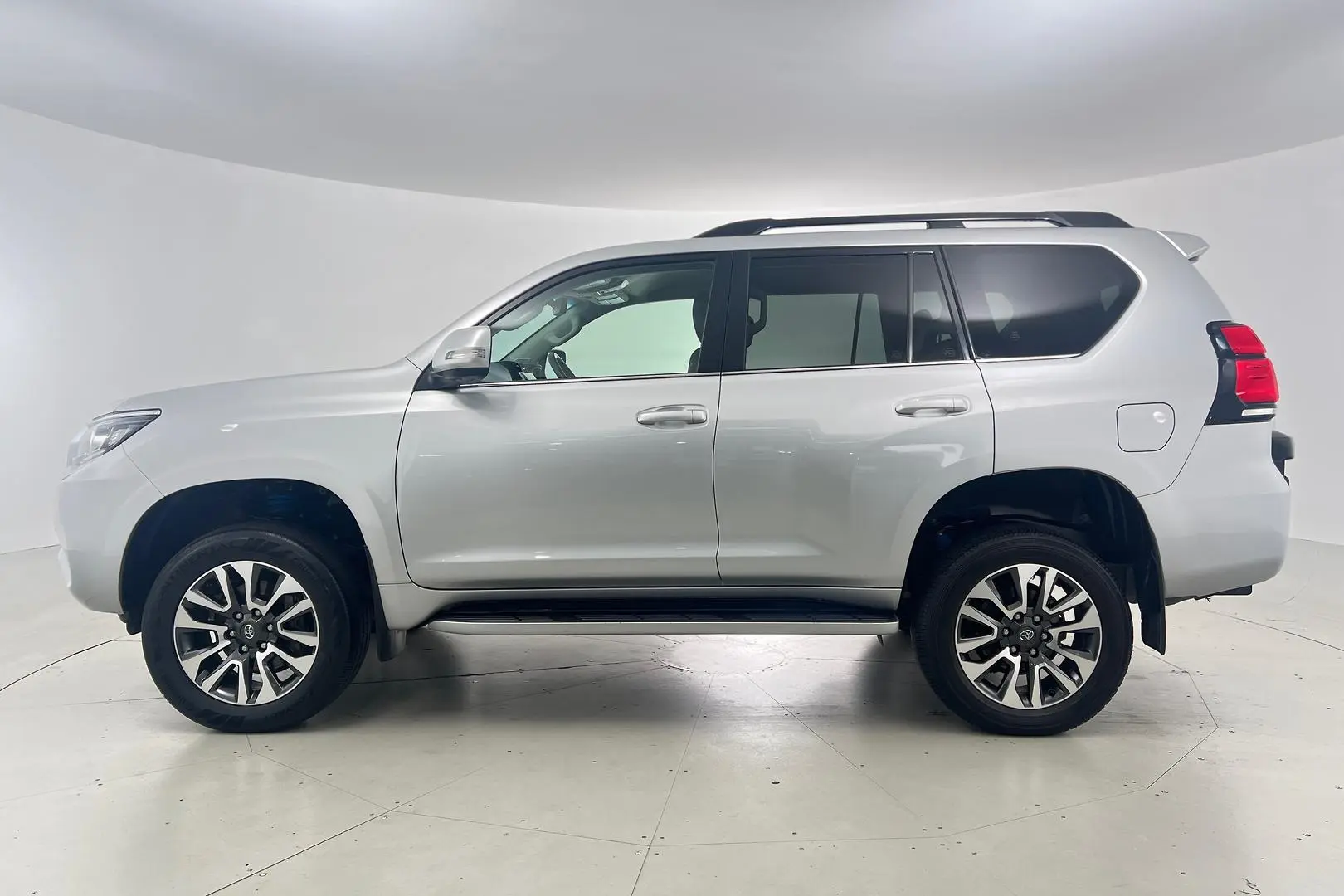 2021 Toyota Landcruiser Prado Gallery Image 7