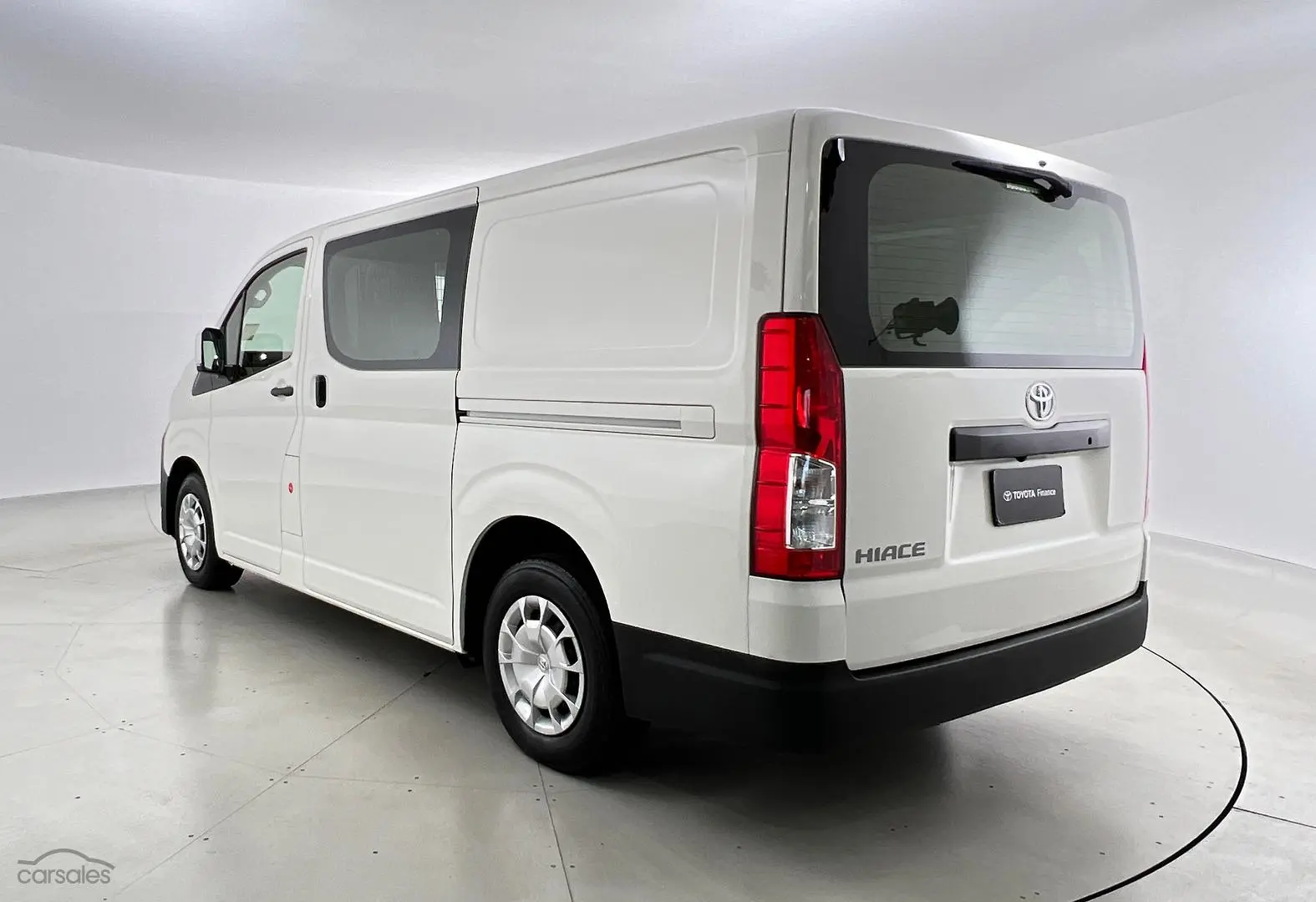 2020 Toyota Hiace Image 6