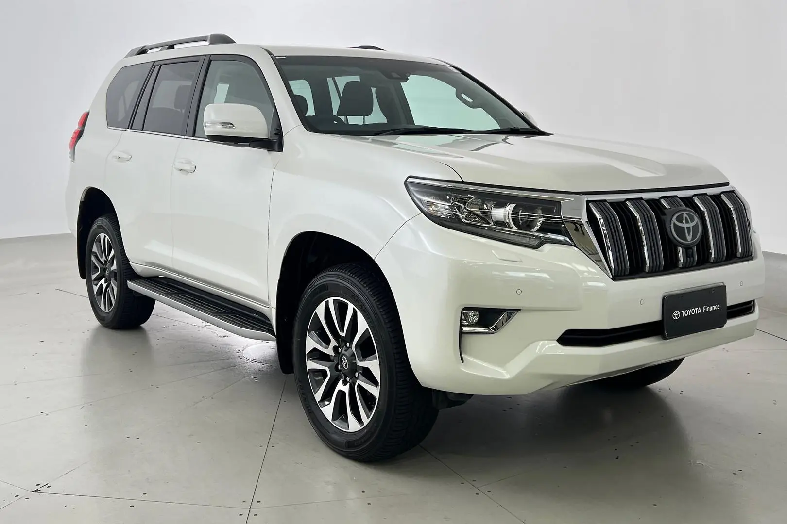 2022 Toyota Landcruiser Prado Gallery Image 1