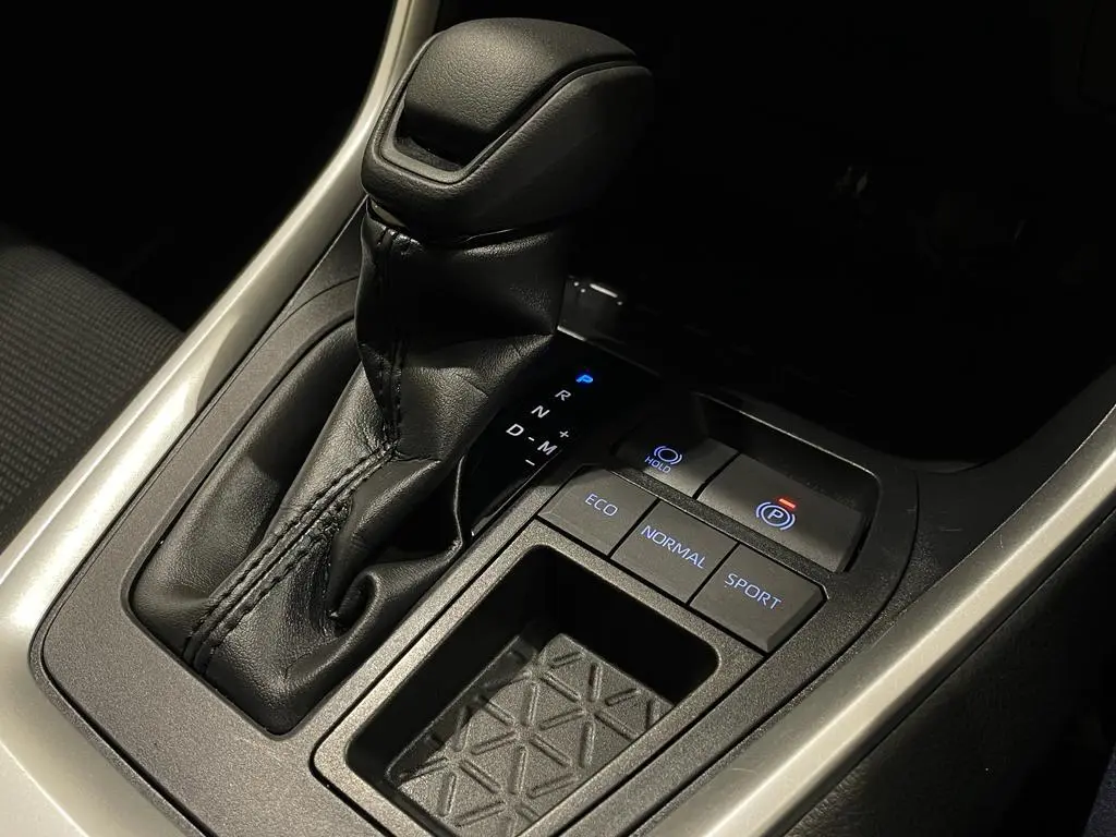 2022 Toyota RAV4 Gallery Image 21